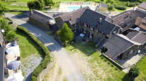 Maison de 2 chambres avec piscine partagee jardin amenage et wifi a Gravieres, Gravières